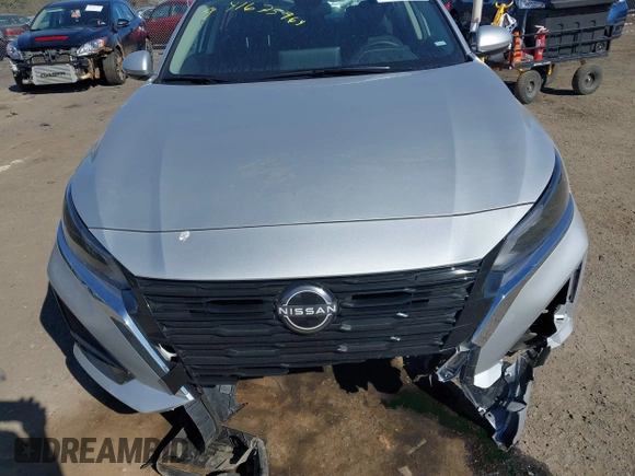 2025 Nissan Altima SV with VIN 1N4BL4DW9SN361566, listed as a IAAI auction lot 41675964 with 1,070 mi miles and . Bid and sale history available at DreamBid. Image 6.