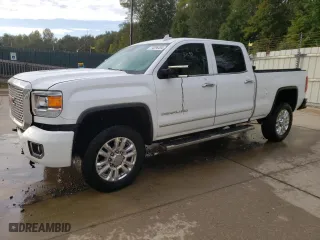 2015 GMC Sierra 2500HD Denali with VIN 1GT120EGXFF591111, listed as a Copart auction lot 74296454 with 92,693 mi miles and Salvage Title. Bid and sale history available at carsss.com. Image 1.