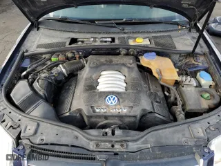 2002 Volkswagen Passat GLX with VIN WVWTH63B82P070975, listed as a Copart auction lot 69512334 with 174,829 mi miles and Salvage Title. Bid and sale history available at carsss.com. Image 13.