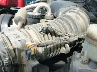 1998 Chevrolet Blazer LS z VIN 1GNDT13W7W2219654, wystawiony jako IAAI lot #42275733 z przebiegiem 150 384 mil mil oraz . Historia ofert i sprzedaży dostępna na DreamBid. Obrazek 20.