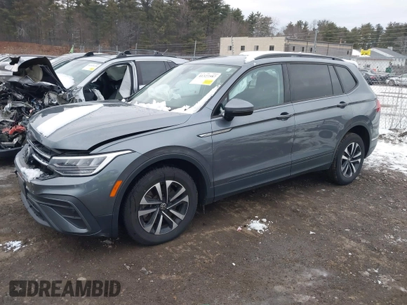 2022 Volkswagen Tiguan S with VIN 3VV0B7AX9NM032305, listed as a IAAI auction lot 41327587 with 49,524 mi miles. Bid and sale history available at carsss.com. Image 17.
