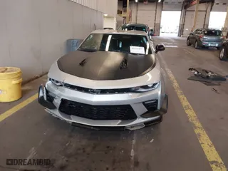 2018 Chevrolet Camaro 2SS with VIN 1G1FG1R71J0165268, listed as a IAAI auction lot 40739457 with 27,039 mi miles. Bid and sale history available at carsss.com. Image 13.
