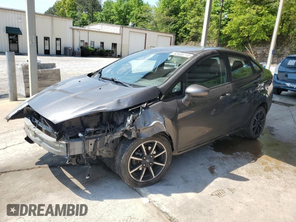 2018 Ford Fiesta SE z VIN 3FADP4BJ4JM136792, wystawiony jako Copart lot #53435715 z przebiegiem 61 704 mil mil oraz Szkoda całkowita • Salvage title. Historia ofert i sprzedaży dostępna na DreamBid. Obrazek 1.