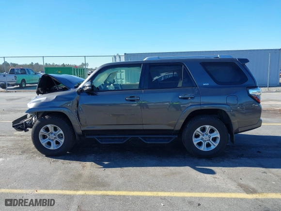 2017 Toyota 4Runner SR5 with VIN JTEZU5JR7H5154009, listed as a IAAI auction lot 41351354 with 127,781 mi miles. Bid and sale history available at carsss.com. Image 14.