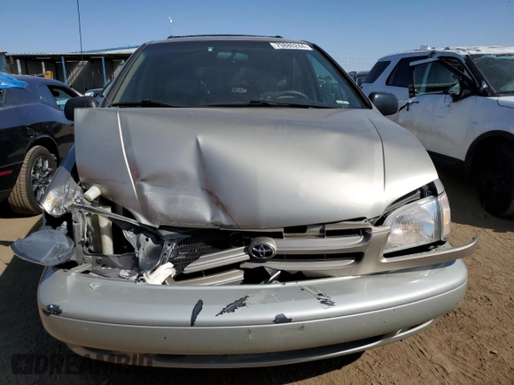 2000 Toyota Sienna LE with VIN 4T3ZF13C3YU229328, listed as a Copart auction lot 70880244 with 201,464 mi miles and Salvage Title. Bid and sale history available at carsss.com. Image 5.
