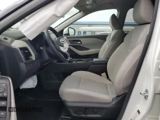 2021 Nissan Rogue SV z VIN 5N1AT3BBXMC836653, wystawiony jako Copart lot #57087435 z przebiegiem 98 514 mil mil oraz Szkoda całkowita • Salvage title. Historia ofert i sprzedaży dostępna na DreamBid. Obrazek 7.