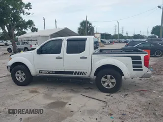 2010 Nissan Frontier SE z VIN 1N6AD0ER2AC400820, wystawiony jako IAAI lot #42408233 z przebiegiem 95 810 mil mil oraz . Historia ofert i sprzedaży dostępna na DreamBid. Obrazek 14.
