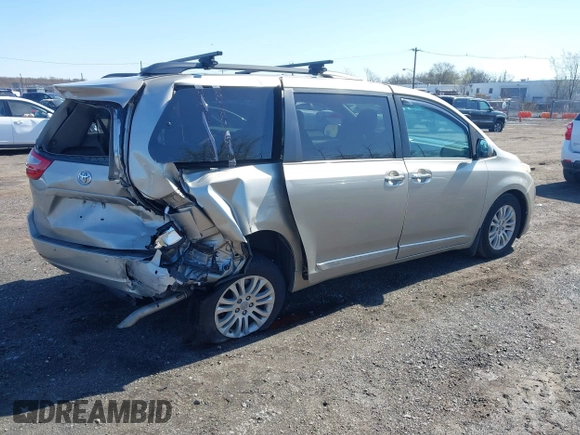 2017 Toyota Sienna XLE Auto Access Seat with VIN 5TDYZ3DC4HS862189, listed as a IAAI auction lot 41989366 with 58,879 mi miles. Bid and sale history available at carsss.com. Image 4.