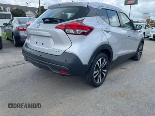 2020 Nissan Kicks SV z VIN 3N1CP5CVXLL502134, wystawiony jako Copart lot #61497105 z przebiegiem 106 650 mil mil oraz Szkoda całkowita • Salvage title. Historia ofert i sprzedaży dostępna na DreamBid. Obrazek 4.