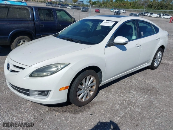 2011 Mazda Mazda6 i Touring with VIN 1YVHZ8CH7B5M08715, listed as a IAAI auction lot 41866193 with 184,267 mi miles. Bid and sale history available at carsss.com. Image 2.