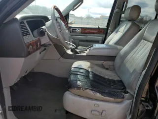 2004 Lincoln Navigator Luxury with VIN 5LMFU28R64LJ14370, listed as a Copart auction lot 50543445 with 218,450 mi miles and Non repairable. Bid and sale history available at DreamBid. Image 7.