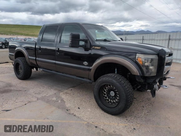 2015 Ford F-250 Lariat z VIN 1FT7W2BTXFEC34304, wystawiony jako Copart lot #55057775 z przebiegiem 128 368 mil mil oraz Szkoda całkowita • Salvage title. Historia ofert i sprzedaży dostępna na DreamBid. Obrazek 4.