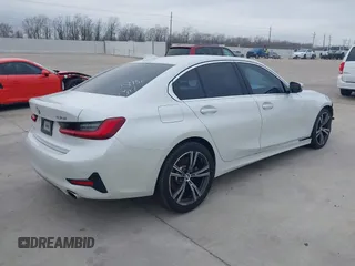 2021 BMW 3 Series 330i z VIN 3MW5R1J08M8B58921, wystawiony jako IAAI lot #41495865 z przebiegiem 82 971 mil mil oraz . Historia ofert i sprzedaży dostępna na DreamBid. Obrazek 4.