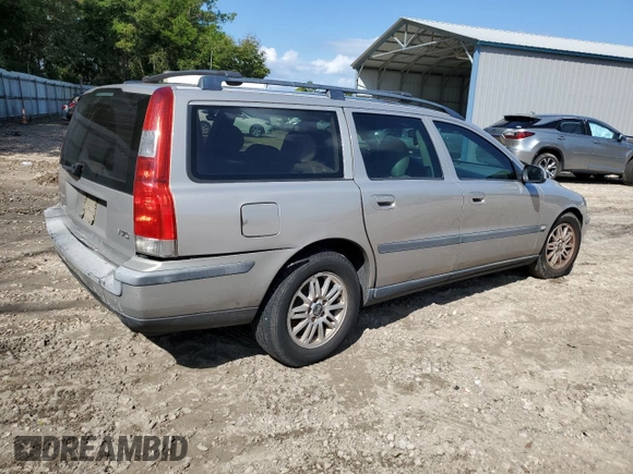 2001 Volvo V70 with VIN YV1SW61R611127879, listed as a Copart auction lot 72769494 with 286,405 mi miles and Salvage Title. Bid and sale history available at carsss.com. Image 3.