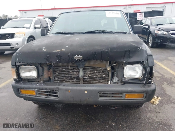 1996 Nissan Trucks 2WD XE with VIN 1N6SD16S5TC385180, listed as a IAAI auction lot 41345326 with 262,211 mi miles. Bid and sale history available at carsss.com. Image 6.