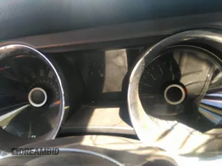 2014 Ford Mustang V6 z VIN 1ZVBP8AM9E5326813, wystawiony jako IAAI lot #31219468 z przebiegiem Nie podano mil oraz . Historia ofert i sprzedaży dostępna na DreamBid. Obrazek 7.