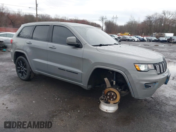 2020 Jeep Grand Cherokee Altitude z VIN 1C4RJFAG1LC207857, wystawiony jako IAAI lot #41932217 z przebiegiem 56 529 mil mil oraz . Historia ofert i sprzedaży dostępna na DreamBid. Obrazek 1.