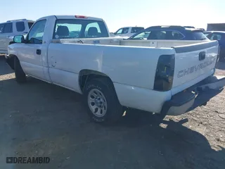 2005 Chevrolet Silverado 1500 Work Truck with VIN 1GCEC14X85Z237025, listed as a IAAI auction lot 41846828 with 101,102 mi miles. Bid and sale history available at carsss.com. Image 3.