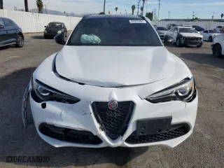 2023 Alfa Romeo Stelvio Ti with VIN ZASPAKBN2P7D64686, listed as a Copart auction lot 84976964 with 0 mi miles and Salvage Title. Bid and sale history available at carsss.com. Image 5.