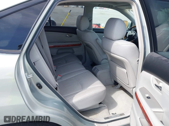 2004 Lexus RX 330 with VIN 2T2HA31U04C038483, listed as a IAAI auction lot 42025073 with 128,047 mi miles. Bid and sale history available at carsss.com. Image 8.