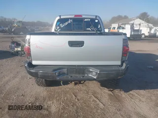 2006 Toyota Tacoma with VIN 5TEUU42N86Z253260, listed as a IAAI auction lot 41628070 with 194,352 mi miles. Bid and sale history available at carsss.com. Image 14.