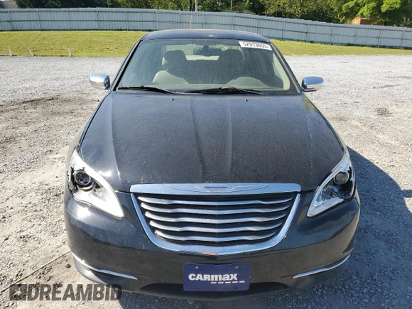 2014 Chrysler 200 Limited z VIN 1C3CCBCG0EN198487, wystawiony jako Copart lot #52913655 z przebiegiem Nie podano mil oraz Szkoda całkowita • Salvage title. Historia ofert i sprzedaży dostępna na DreamBid. Obrazek 5.