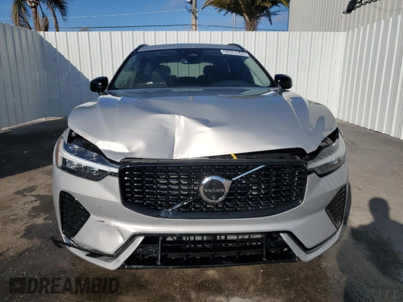 2025 Volvo XC60 Plus with VIN YV4M12RC8S1091634, listed as a Copart auction lot 43438645 with 2,589 mi miles and Clean Title. Bid and sale history available at carsss.com. Image 5.