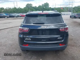 2019 Jeep Compass Latitude z VIN 3C4NJDBB8KT834306, wystawiony jako IAAI lot #42334955 z przebiegiem 3 901 mil mil oraz . Historia ofert i sprzedaży dostępna na DreamBid. Obrazek 17.