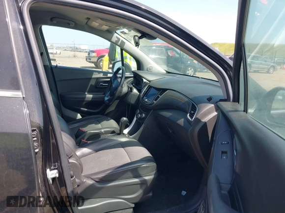 2019 Chevrolet Trax LT with VIN KL7CJLSB0KB918698, listed as a IAAI auction lot 42054006 with Not Provided miles and . Bid and sale history available at carsss.com. Image 5.