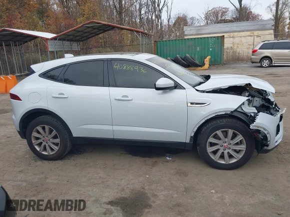 2019 Jaguar E-Pace S z VIN SADFJ2FX9K1Z43027, wystawiony jako IAAI lot #40888936 z przebiegiem 67 354 mil mil oraz . Historia ofert i sprzedaży dostępna na DreamBid. Obrazek 13.