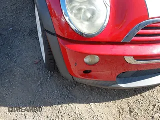 2005 MINI Hardtop S with VIN WMWRE33415TD92159, listed as a IAAI auction lot 42006711 with 110,935 mi miles and . Bid and sale history available at DreamBid. Image 17.
