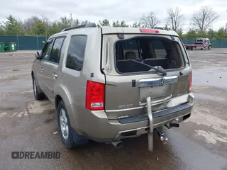 2009 Honda Pilot EX-L with VIN 5FNYF48569B002035, listed as a IAAI auction lot 41838347 with 198,849 mi miles. Bid and sale history available at carsss.com. Image 3.