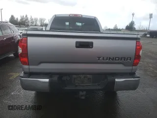 2017 Toyota Tundra SR z VIN 5TFUY5F18HX597005, wystawiony jako Copart lot #43058665 z przebiegiem 58 090 mil mil oraz Szkoda całkowita • Salvage title. Historia ofert i sprzedaży dostępna na DreamBid. Obrazek 6.