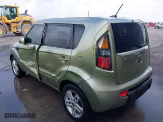 2011 Kia Soul + with VIN KNDJT2A26B7296787, listed as a IAAI auction lot 41889946 with 129,052 mi miles. Bid and sale history available at carsss.com. Image 3.