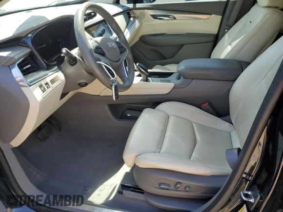 2017 Cadillac XT5 Luxury FWD with VIN 1GYKNBRS1HZ209632, listed as a Copart auction lot 54726155 with 53,924 mi miles and Clean Title. Bid and sale history available at DreamBid. Image 7.