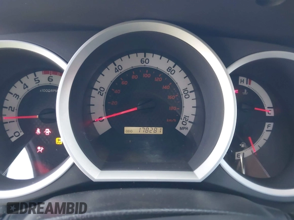 2014 Toyota Tacoma with VIN 3TMLU4EN0EM145573, listed as a IAAI auction lot 41621189 with 178,281 mi miles. Bid and sale history available at carsss.com. Image 7.