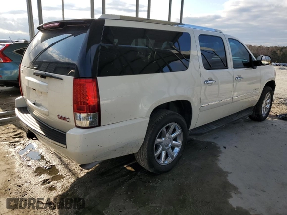 2010 GMC Yukon XL Denali with VIN 1GKUKMEF6AR146632, listed as a Copart auction lot 43939415 with 165,204 mi miles and Salvage Title. Bid and sale history available at carsss.com. Image 3.