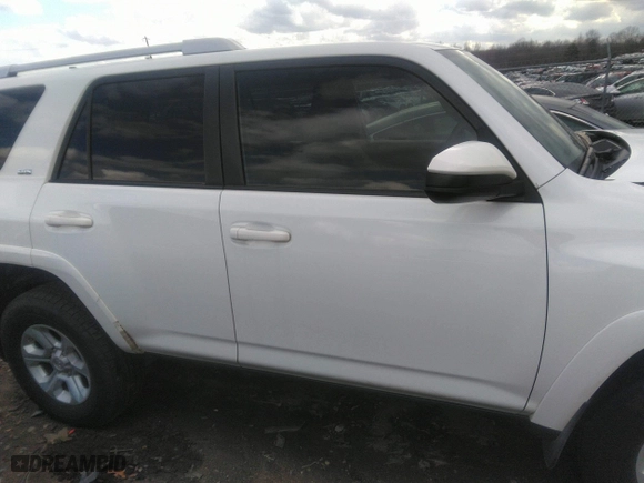 2018 Toyota 4Runner SR5 with VIN JTEZU5JR3J5176336, listed as a IAAI auction lot 41719057 with 152,797 mi miles. Bid and sale history available at carsss.com. Image 13.