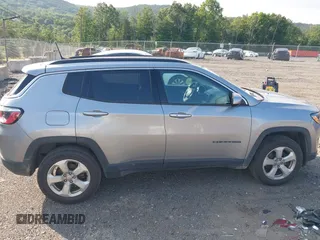 2018 Jeep Compass Latitude with VIN 3C4NJDBB6JT200846, listed as a IAAI auction lot 42777847 with 170,481 mi miles and . Bid and sale history available at DreamBid. Image 12.