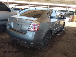 2008 Nissan Sentra S z VIN 3N1AB61E58L611929, wystawiony jako IAAI lot #42025636 z przebiegiem 193 438 mil mil oraz . Historia ofert i sprzedaży dostępna na DreamBid. Obrazek 4.