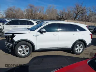 2022 Kia Sorento LX with VIN 5XYRG4LC6NG111914, listed as a IAAI auction lot 41402951 with 46,157 mi miles. Bid and sale history available at carsss.com. Image 15.