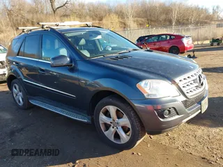 2011 Mercedes-Benz M ML 350 BlueTEC with VIN 4JGBB2FB8BA735003, listed as a IAAI auction lot 41753013 with 119,258 mi miles. Bid and sale history available at carsss.com. Image 1.