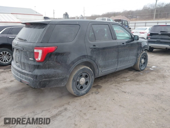 2016 Ford Police Interceptor Utility z VIN 1FM5K8AR6GGA62950, wystawiony jako IAAI lot #41521566 z przebiegiem 139 127 mil mil oraz . Historia ofert i sprzedaży dostępna na DreamBid. Obrazek 4.