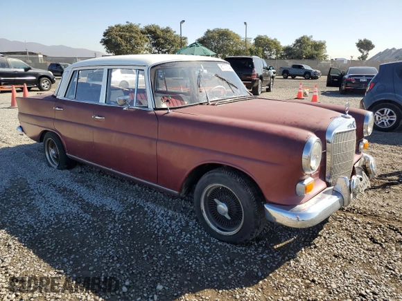 1966 Mercedes-Benz E with VIN 110C1012157487, listed as a Copart auction lot 81770344 with 68,662 mi miles and Salvage Title. Bid and sale history available at DreamBid. Image 4.