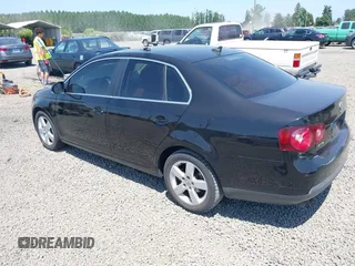 2008 Volkswagen Jetta SE с VIN 3VWRM71K08M122898, выставлен на аукционе IAAI как лот 42408813 с пробегом 165 925 миль миль и . История ставок и продаж доступна на DreamBid. Изображение 3.