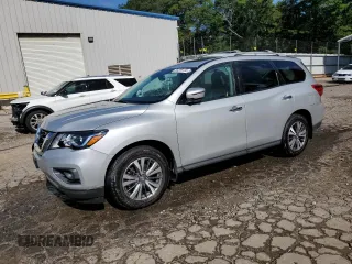 2017 Nissan Pathfinder SV z VIN 5N1DR2MN9HC909191, wystawiony jako Copart lot #56389135 z przebiegiem 95 101 mil mil oraz Szkoda całkowita • Salvage title. Historia ofert i sprzedaży dostępna na DreamBid. Obrazek 1.