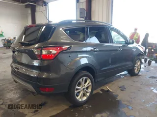 2018 Ford Escape SE with VIN 1FMCU9GD1JUC36452, listed as a IAAI auction lot 41964531 with 89,457 mi miles. Bid and sale history available at carsss.com. Image 4.