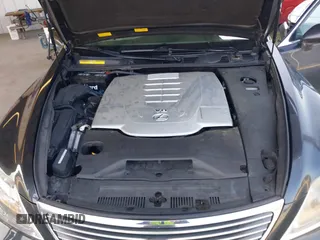 2007 Lexus LS 460 L z VIN JTHGL46F775001117, wystawiony jako IAAI lot #42479588 z przebiegiem 217 842 mil mil oraz . Historia ofert i sprzedaży dostępna na DreamBid. Obrazek 10.