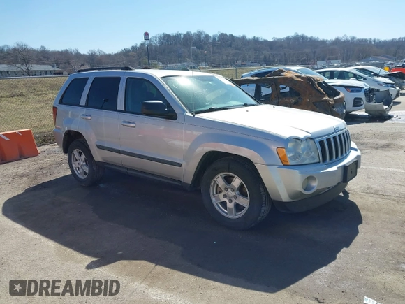 2007 Jeep Grand Cherokee Laredo z VIN 1J8GR48K67C543257, wystawiony jako IAAI lot #41733644 z przebiegiem 201 936 mil mil oraz . Historia ofert i sprzedaży dostępna na DreamBid. Obrazek 13.