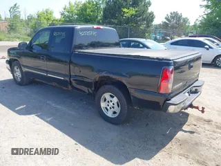 2005 Chevrolet Silverado 1500 LS with VIN 2GCEC19T851227917, listed as a IAAI auction lot 42535745 with 206,592 mi miles and . Bid and sale history available at DreamBid. Image 3.